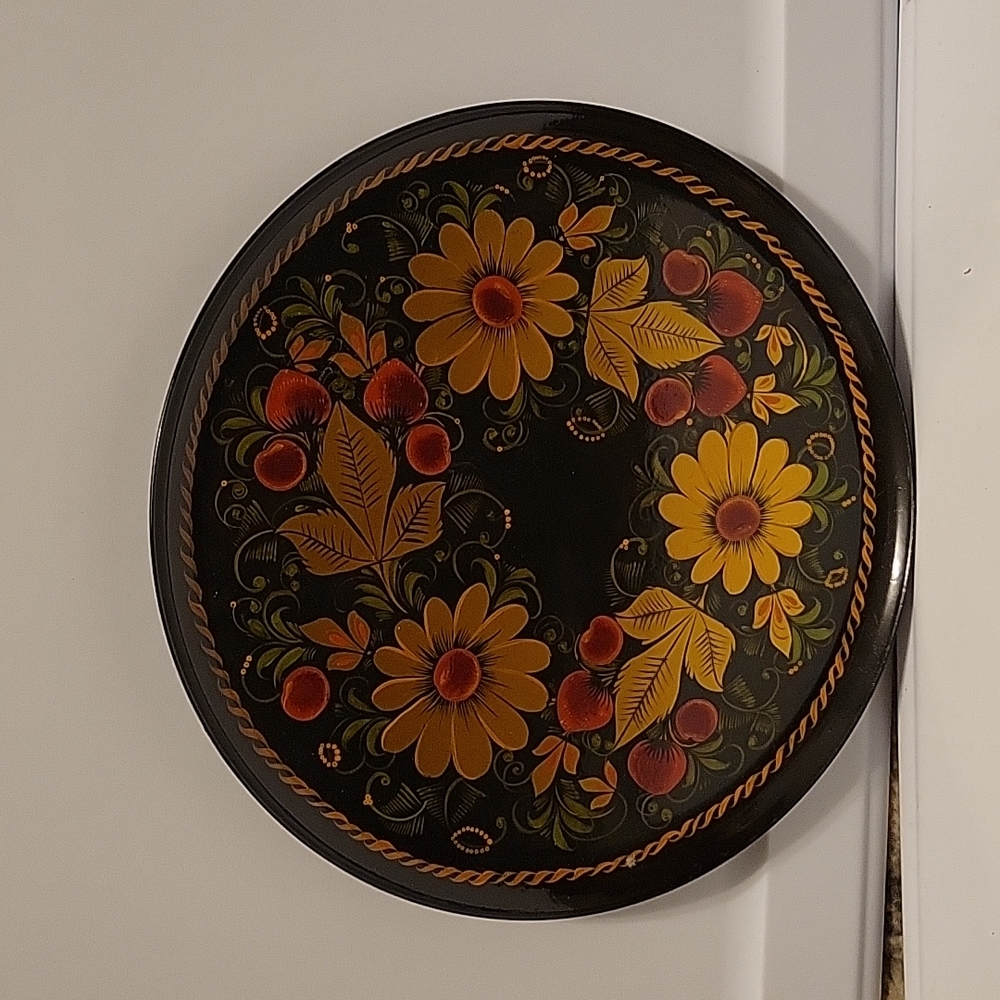 Vintage Russian Black Lacquer Plate w  Gold Sunflowers, 10.5 in Lipetsk Factory